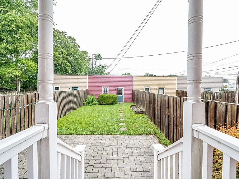 520 S Laurel St — Photo 20