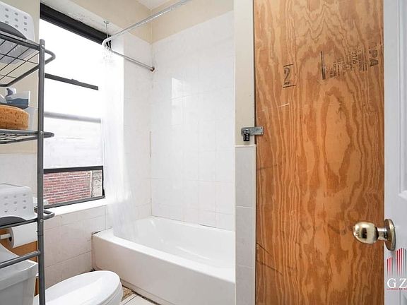 5th image of 101 W 131st St #16