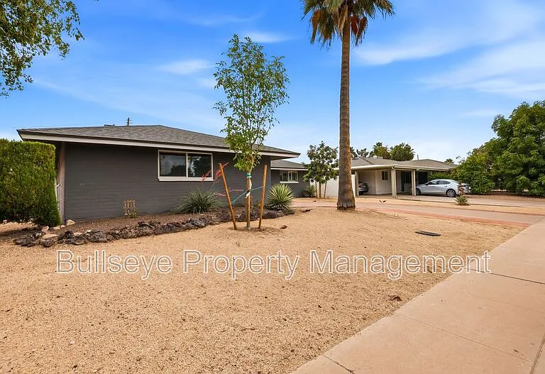 4607 N 82nd St — Photo 3