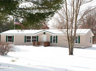 519 N Tulip Ave, White Cloud, MI 49349