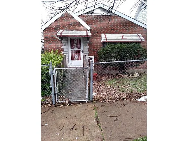 5912 Sherry Ave photo 1