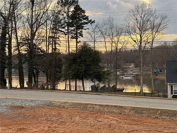 2nd image of 1314 Riverside Dr