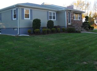 33 Rotary Dr, Johnston, RI 02919