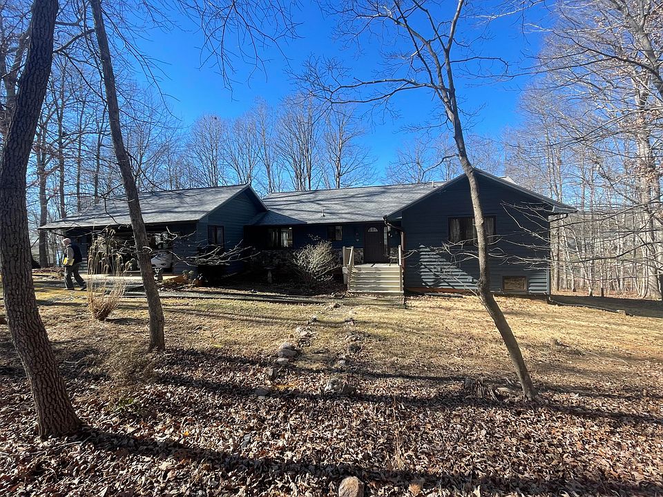 2nd image of 1119 Lakeside Cir