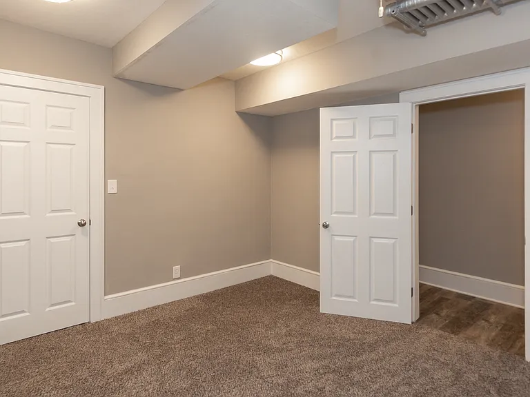 2753 Euclid Heights Blvd — Photo 30