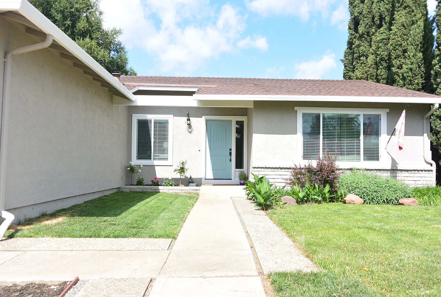 1830 Elkwood Dr photo 1