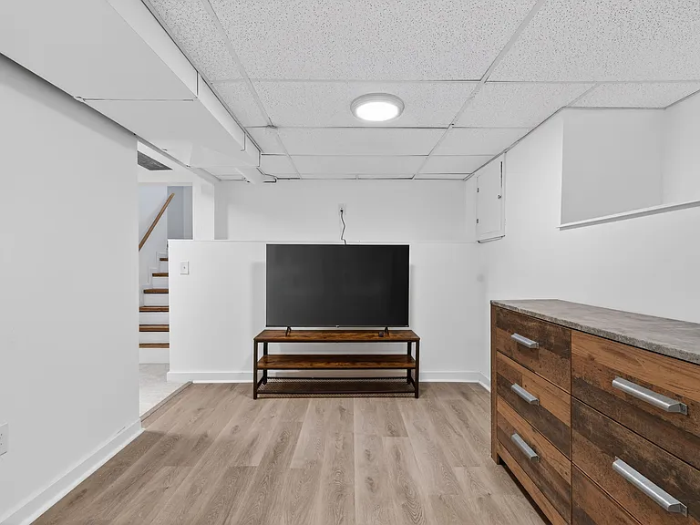 444 Rosedale Ter — Photo 37