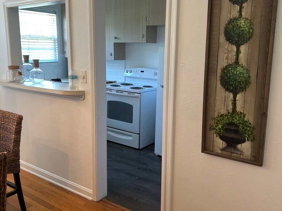 1st image of 2725 Saint Johns Ave #4