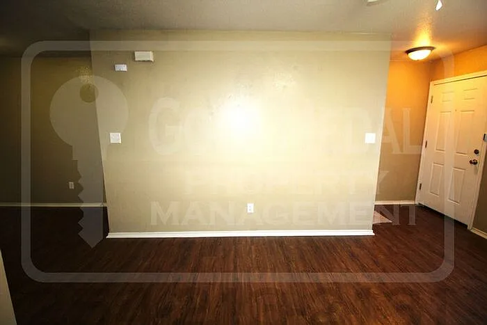 3400 Barcelona Dr — Photo 3