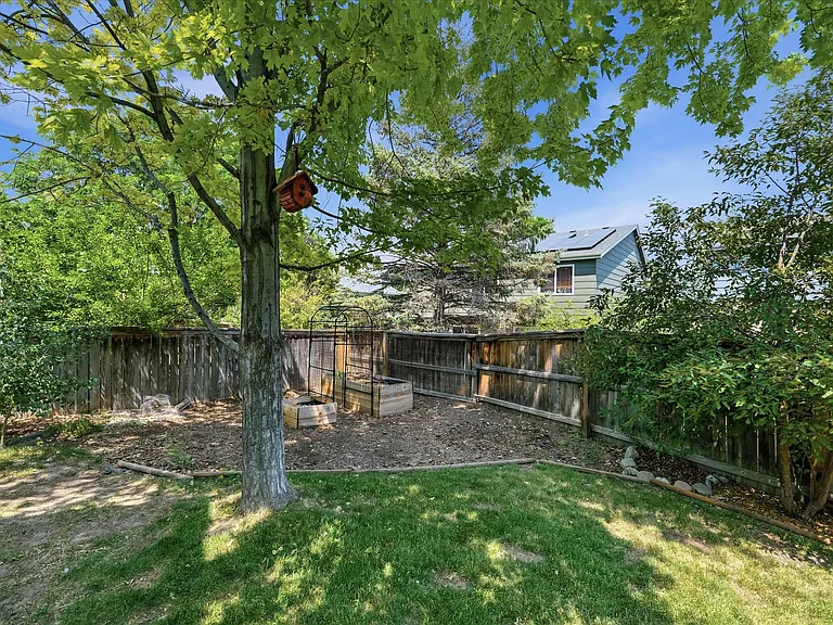 837 Riddlewood Ln — Photo 42