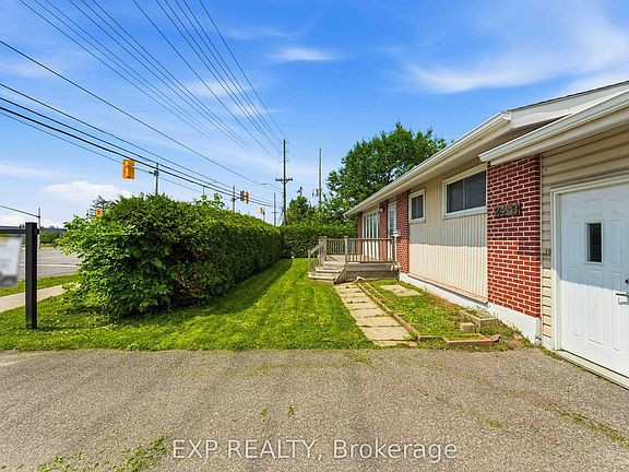 3rd image of 2473 Walkley Rd