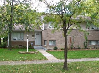 319 Carey Ct, Chicago Heights, IL 60411