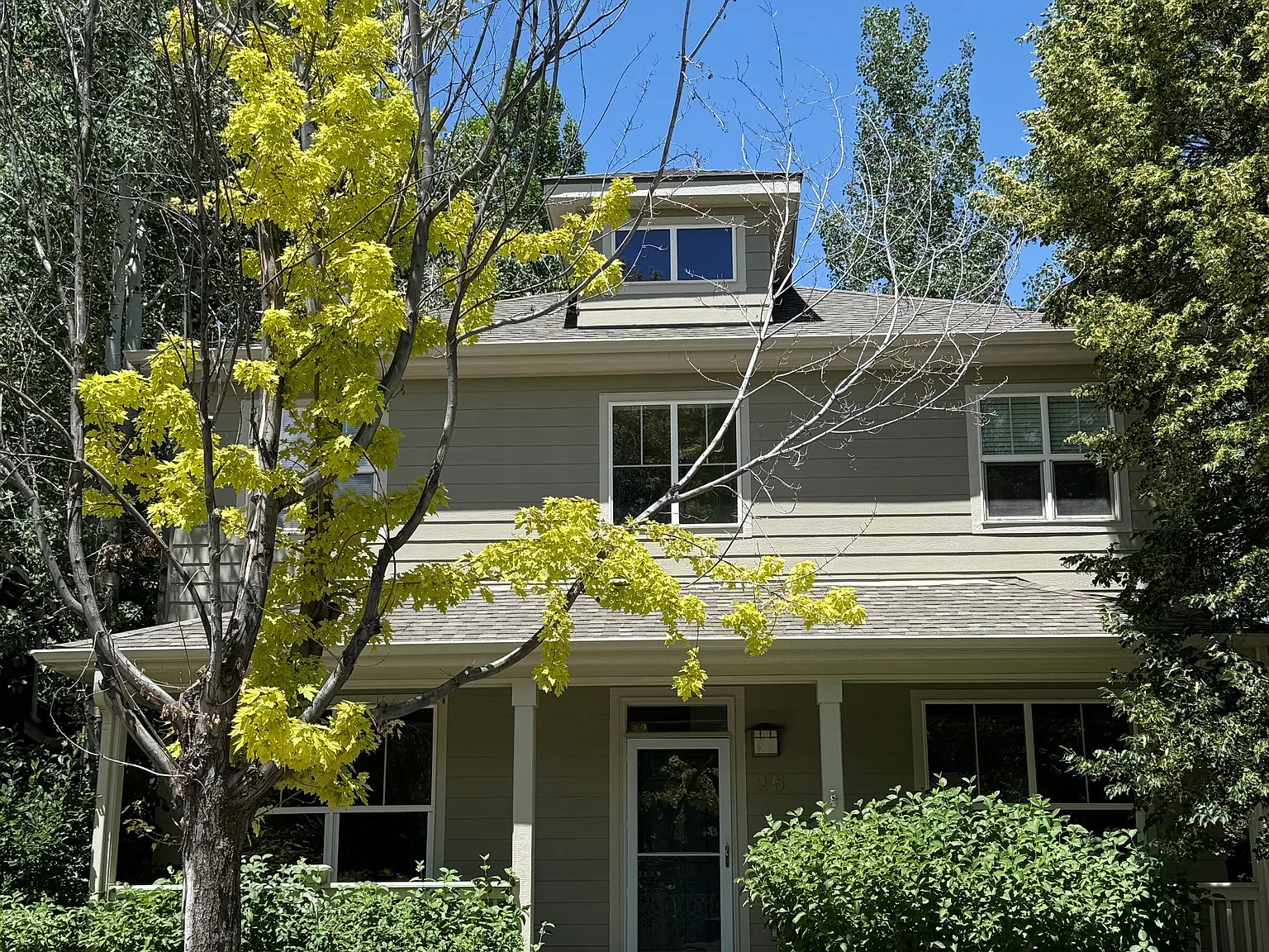 4 bed, 3.5 bath, 3233 sqft, $5,200 — Photo 1