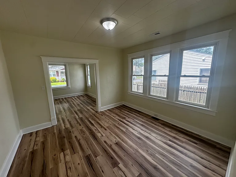113 Baldwin Ave — Photo 12