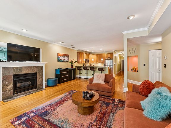 5th image of 934 W Agatite Ave APT 1
