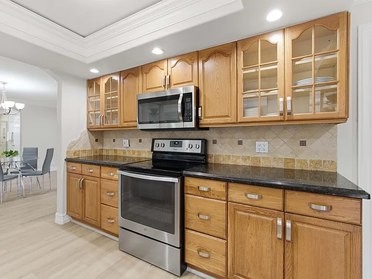 1921 NE 28th Ct — Photo 15