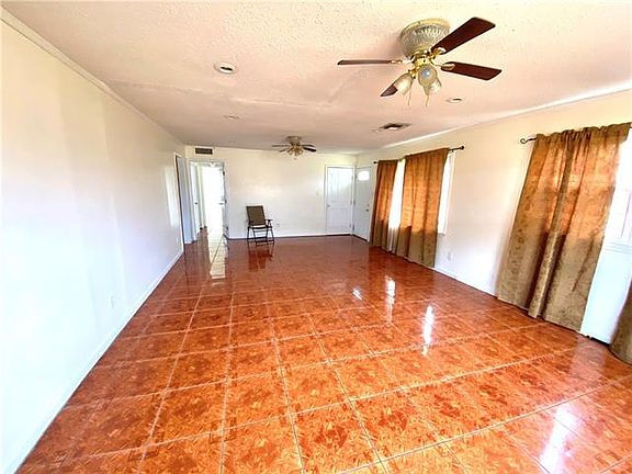 2nd image of 4935 Metropolitan Dr