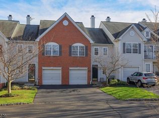 32 Hopkinson Ct, Basking Ridge, NJ 07920