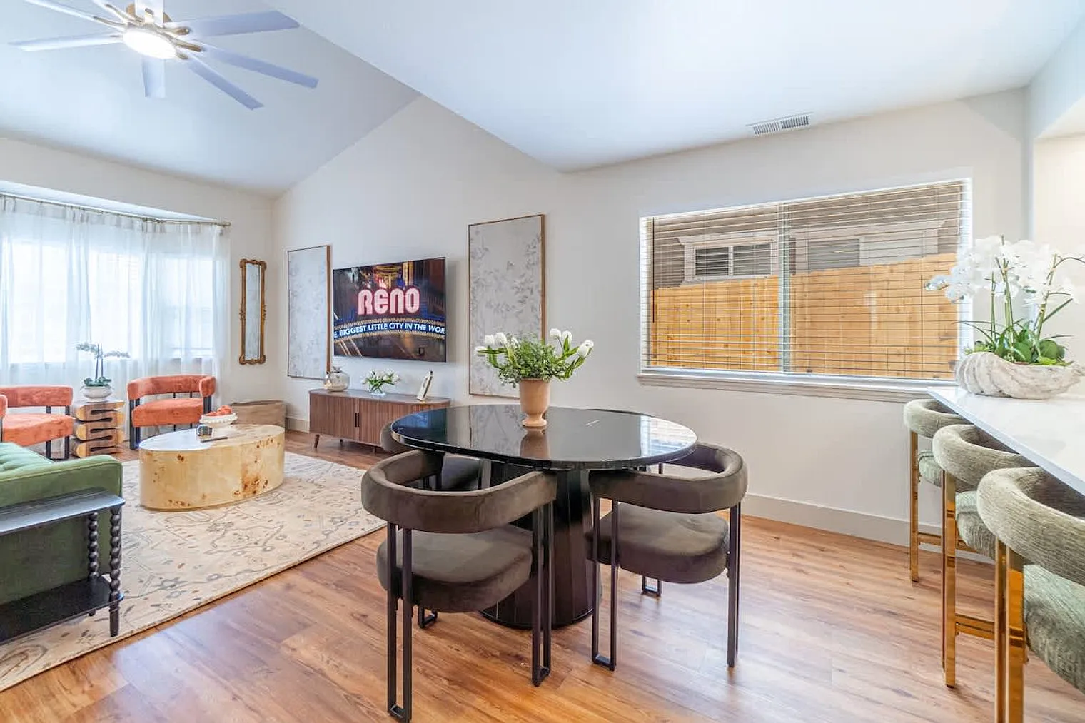 3 bed, 2.0 bath, 1991 sqft, $8,821 — Photo 3