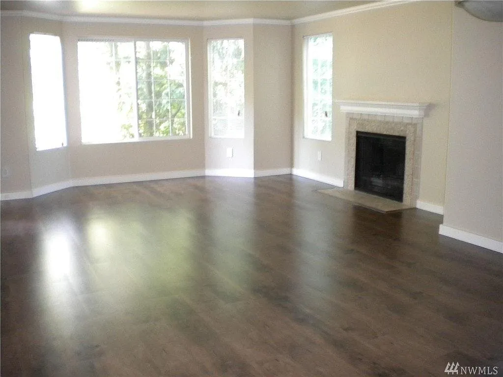 2 bed, 1008 sqft, $2,200 — Photo 3