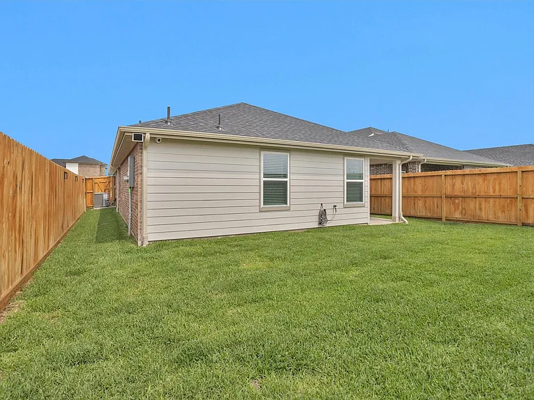 3518 Grassland Dr — Photo 30