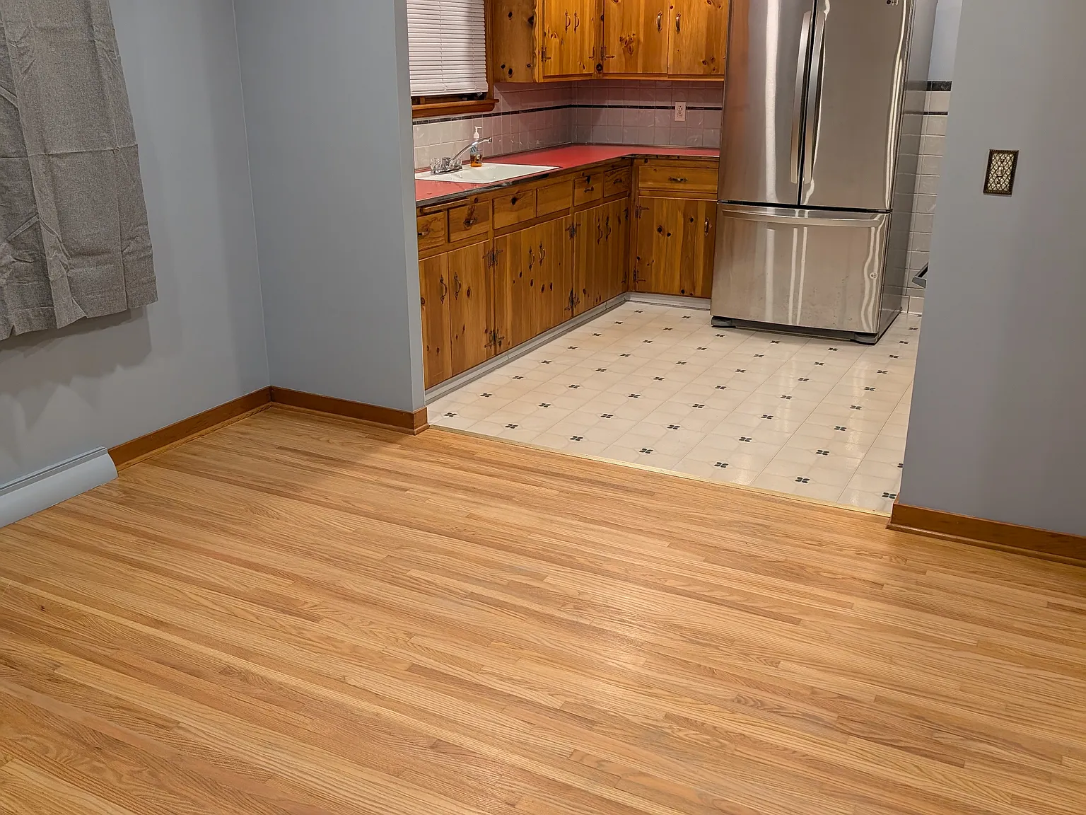 2 bed, 950 sqft, $1,600 — Photo 2