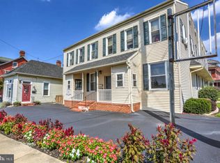 1 N 9th St, Akron, PA 17501