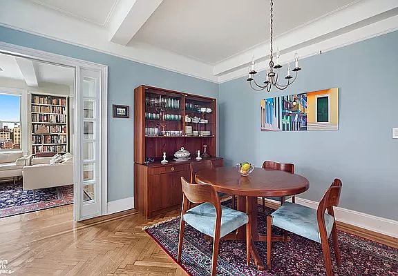 3rd image of 127 W 79th St #11J