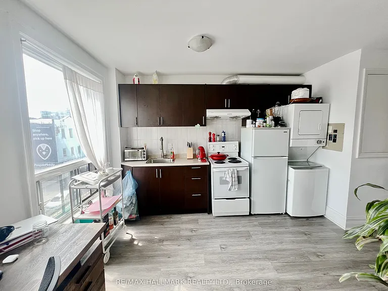 454 Bloor St W #4 — Photo 4