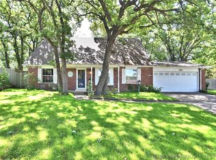 316 Redbud Ct, Sand Springs, OK 74063