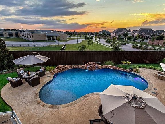 3rd image of 7177 Lionshead Ln