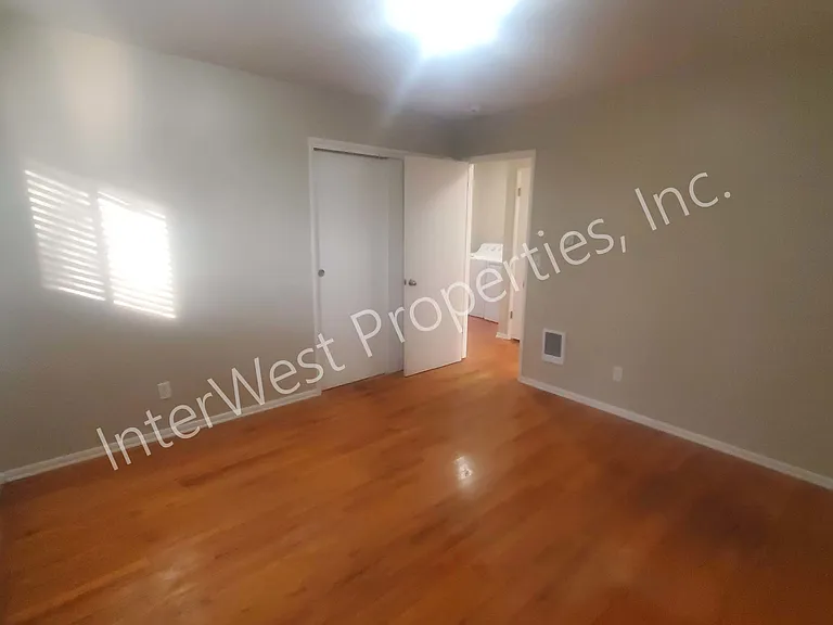10 E Avenue A #A — Photo 20