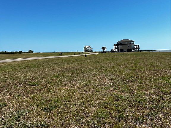 4th image of 3221 Bay Ridge Dr