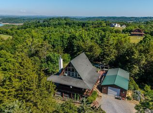 1582 Romary Rd, Dandridge, TN 37725