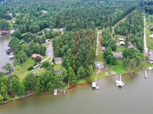 8 Pelican Harbor Dr, Cross Hill, SC 29332