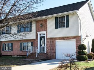 8 Squire Cir, Mc Sherrystown, PA 17344