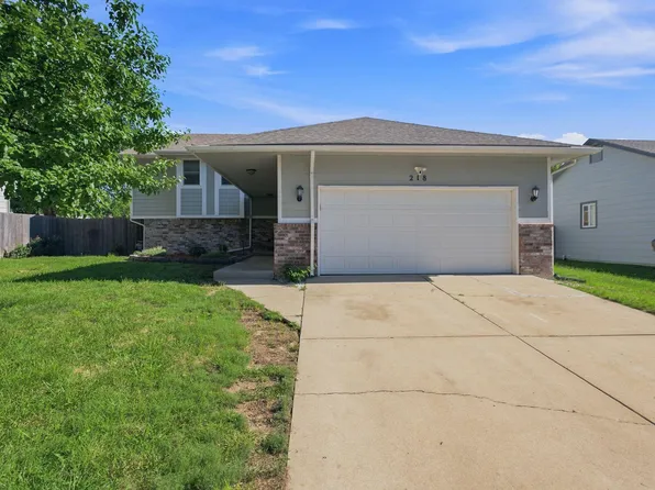 218 E Oak Meadows Rd, Derby, KS 67037