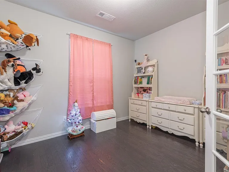 717 Seabourne Dr — Photo 12