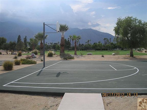 2nd image of 1201 S Sunflower Cir