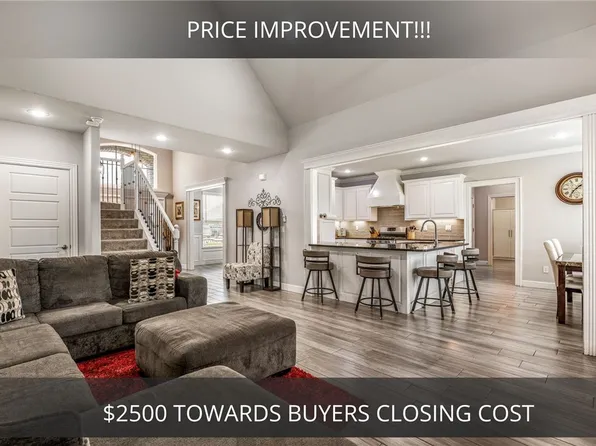 1860 Sunrise Cir, Centerton, AR 72719