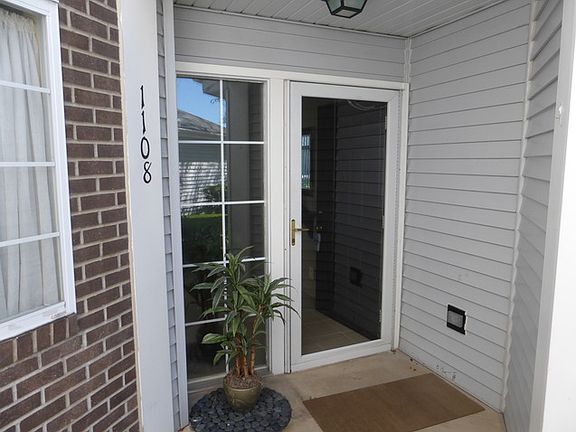 2nd image of 1108 E Wilson Ave #1108
