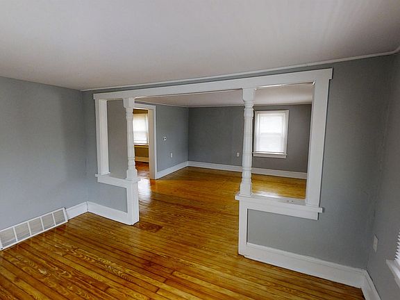 2nd image of 35 Mill St