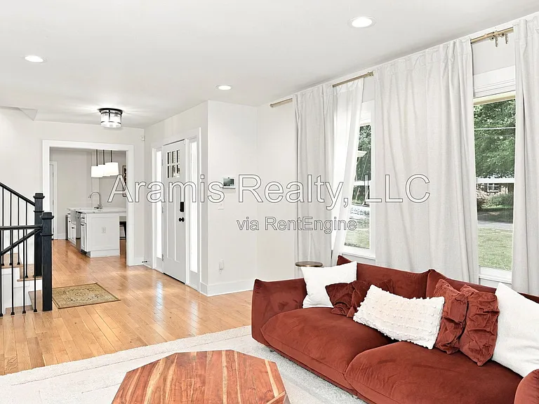 2376 Spring Creek Rd — Photo 2