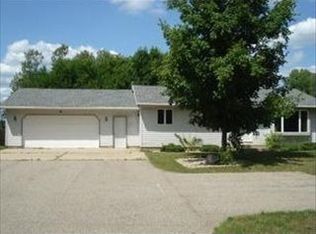 6100 Guernsey Lake Rd, Delton, MI 49046