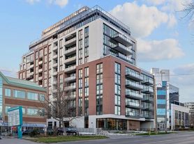699 Sheppard Ave E