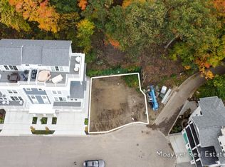 2400 Sunset Walk, Macatawa, MI 49434
