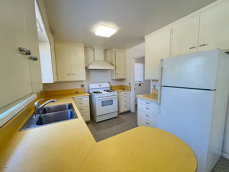 231 Jean Dr — Photo 4