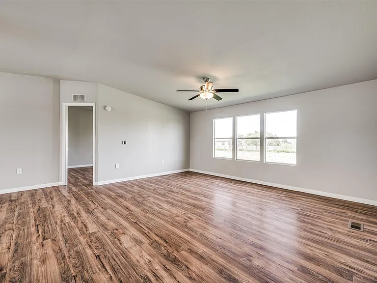 3501 Meadow Vista Cir — Photo 9