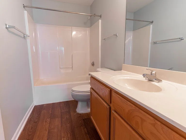 Creekside at Meadowbrook Apartments — Photo 14