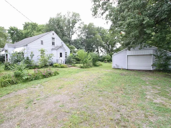 6520 Godfrey Rd, Godfrey, IL 62035